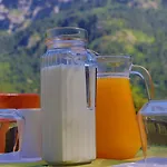 Mik Ξενοδοχείο Βαλμπόνα