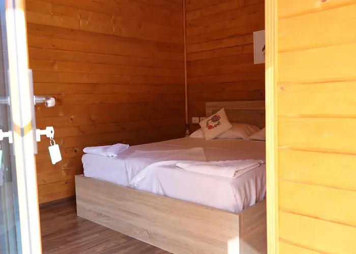 Mik Hotel *